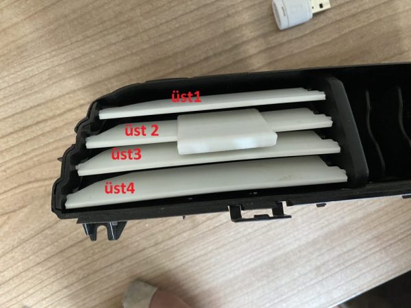 Honda Civic Sport Orta Kalorifer Izgarası Üst 1